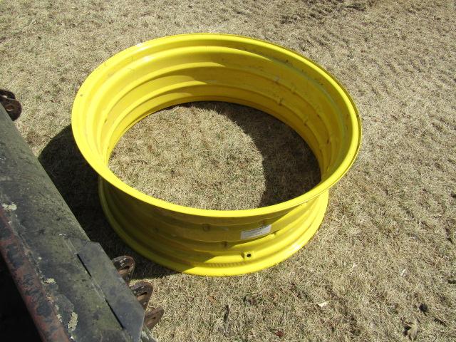1349. 1970 JOHN DEERE MODEL 2520 GAS TRACTOR, DIFFERENTIAL LOCK, OPEN STATI