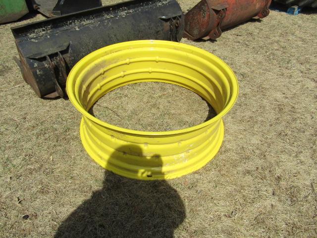 1349. 1970 JOHN DEERE MODEL 2520 GAS TRACTOR, DIFFERENTIAL LOCK, OPEN STATI