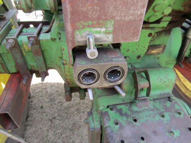 1349. 1970 JOHN DEERE MODEL 2520 GAS TRACTOR, DIFFERENTIAL LOCK, OPEN STATI