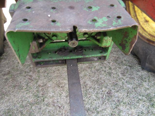 1349. 1970 JOHN DEERE MODEL 2520 GAS TRACTOR, DIFFERENTIAL LOCK, OPEN STATI