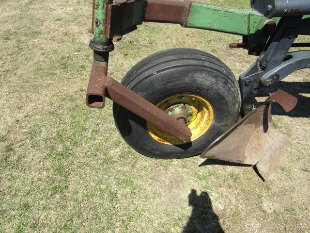 1372. John Deere Model 3600 8 Bottom Variable Width Auto Reset On-Land Pull