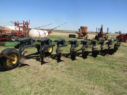 1372. John Deere Model 3600 8 Bottom Variable Width Auto Reset On-Land Pull