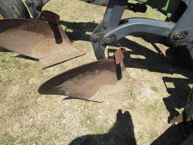 1372. John Deere Model 3600 8 Bottom Variable Width Auto Reset On-Land Pull