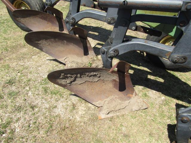 1372. John Deere Model 3600 8 Bottom Variable Width Auto Reset On-Land Pull