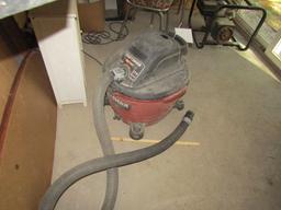 1521. CRAFTSMAN 5.75 WET AND DRY SHOP VAC