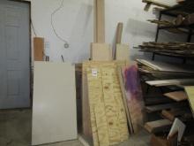 1543. ASSORTMENT OF PLYWOOD AND SMALLER PIECES OF OAK AND OTHER FINISHING L