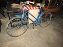 1587. ROBINHOOD LADIES BIKE WITH HAND BRAKES