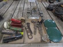 1716. PLANTER LIDS, METAL TRAIN WITH SINCLAIR-PENNSYLVANIE AND OTHER GRAPHI