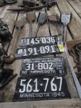 1732. OLD MINNESOTA LICENSE PLATES (PAINTED) COAL SHOVELS