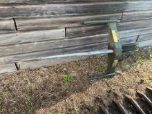 1864-A. BUCKET MOUNTED ROUND BALE SPEAR
