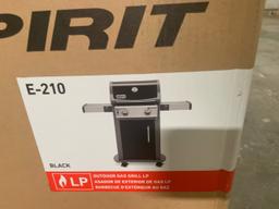 Lot of (2) Weber Spirit  GRILLS