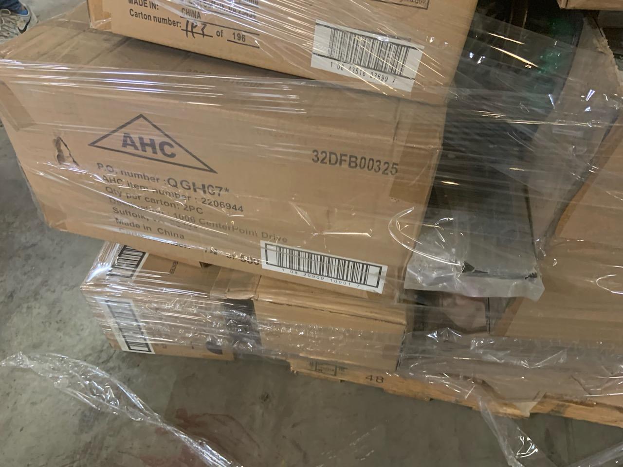 Pallet of mixed merchandise, to include but not limited to: seasonal dŽcor, soap, hardware, seasonal