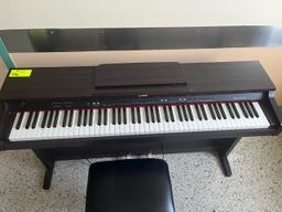 Loc: 12.8.   Suzuki Digital Piano Keyboard Model HP-8