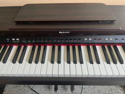 Loc: 12.8.   Suzuki Digital Piano Keyboard Model HP-8