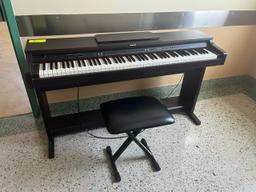 Loc: 12.8.   Suzuki Digital Piano Keyboard Model HP-8