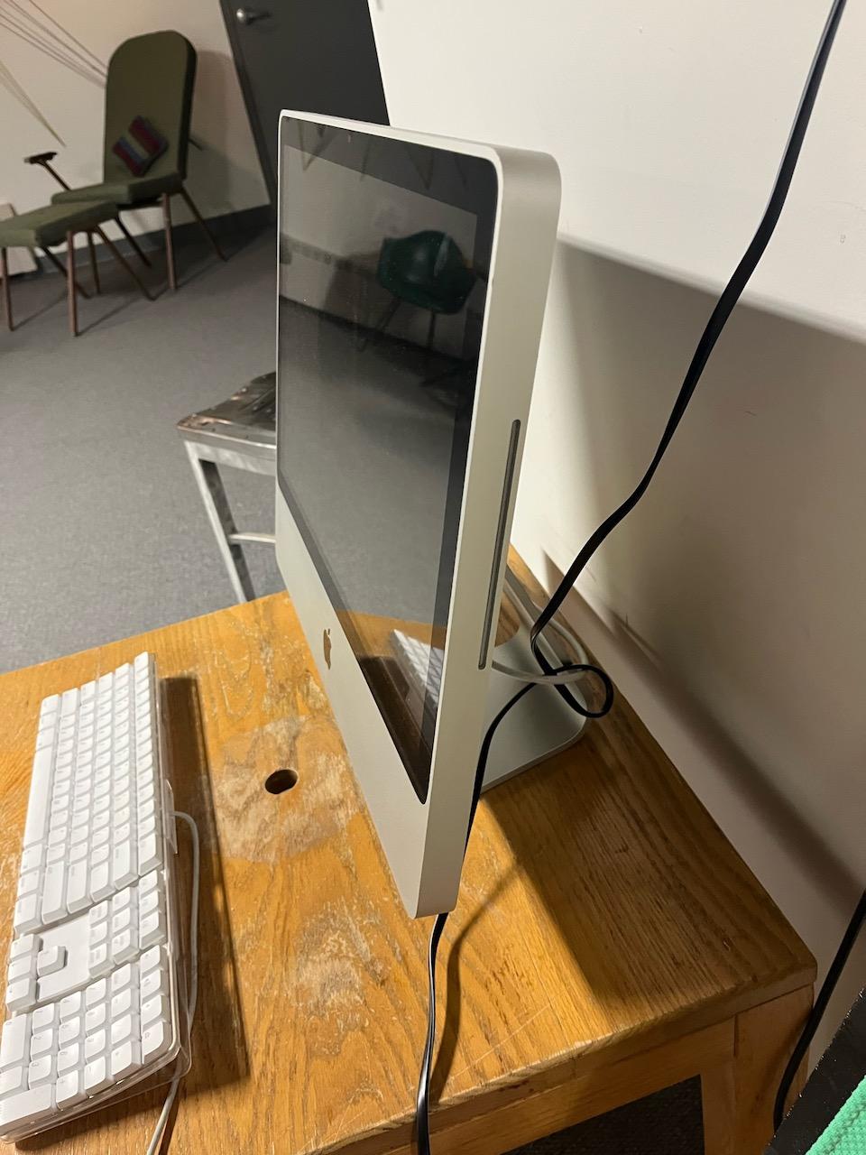Loc: 12.2. Apple iMac 20" All in One Model: A1224 Serial: W88251A6ZE3. This lot is located at: 200 M