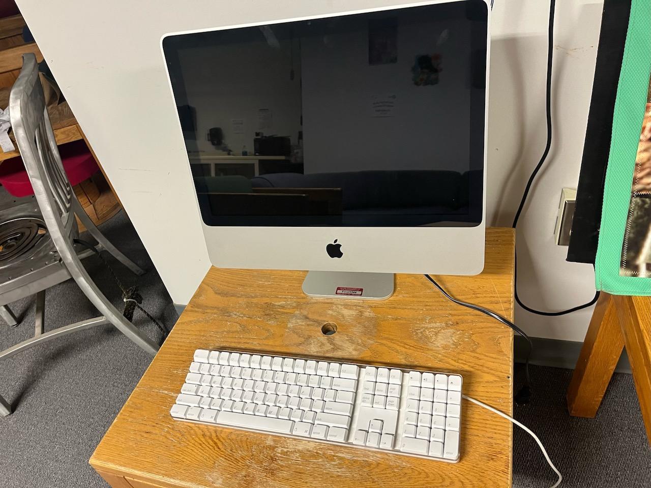 Loc: 12.2. Apple iMac 20" All in One Model: A1224 Serial: W88251A6ZE3. This lot is located at: 200 M