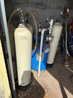 Loc: Bus.  Flowtec Model FP7110T-08 Pressure Tank, 19 gal Capacity, 100 psi with (3) Pol-E-Wound 942