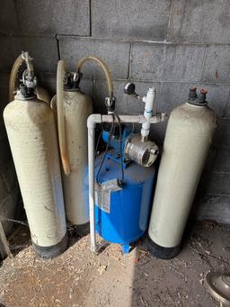 Loc: Bus.  Flowtec Model FP7110T-08 Pressure Tank, 19 gal Capacity, 100 psi with (3) Pol-E-Wound 942