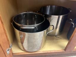 Loc: 6. Lot of (5) Large Pots. This lot is located at: 532 Franklin St, Hancock, MI 49930. PLEASE NO