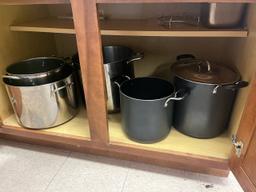Loc: 6. Lot of (5) Large Pots. This lot is located at: 532 Franklin St, Hancock, MI 49930. PLEASE NO