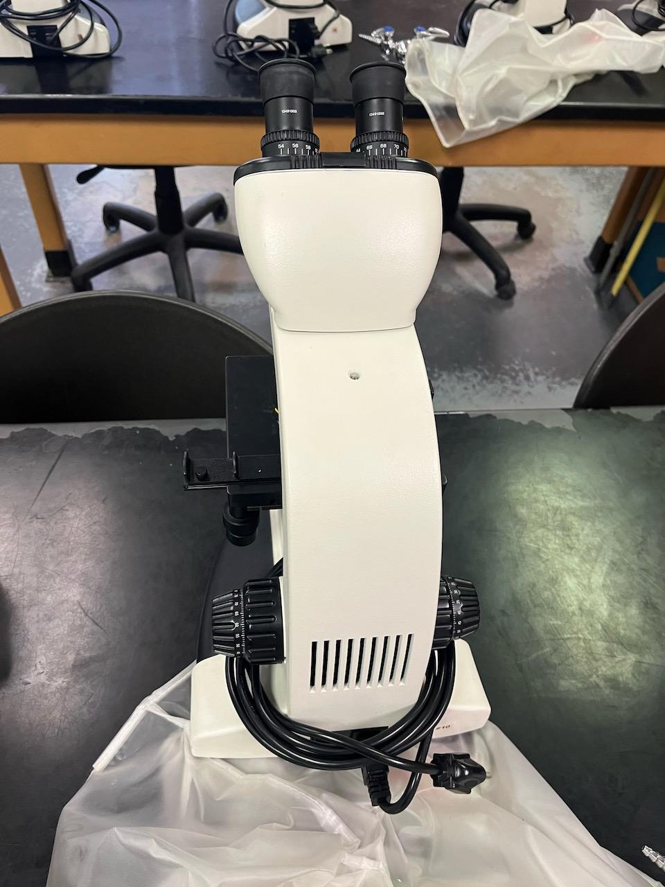 Loc: 3 Lab. Leica CME Stereo Microscope With 4 Objectives Model 1349521X. This lot is located at: 60