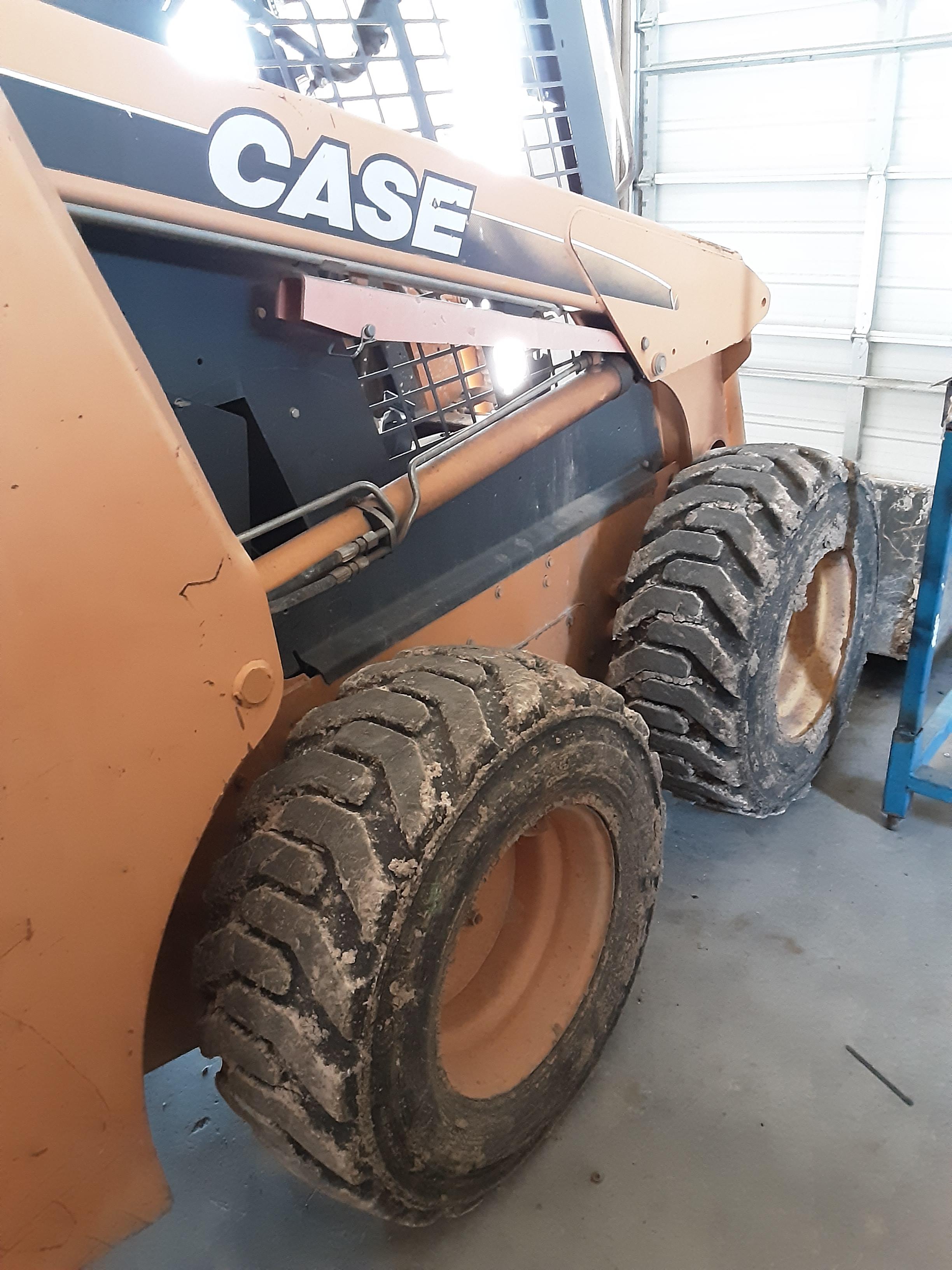 Cassville, MO - 2007 Case Model #430 Skid Steer Loader
