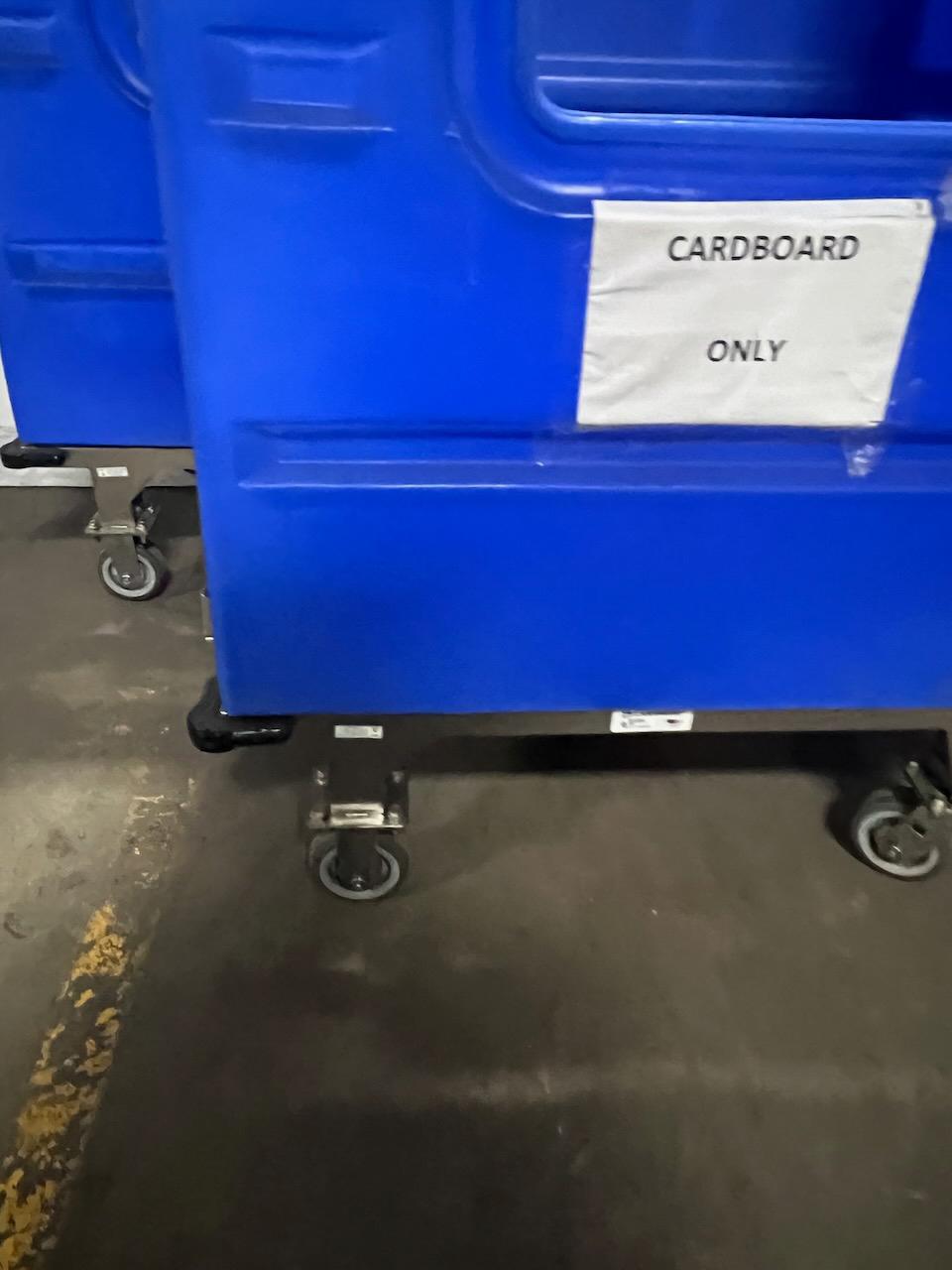 MAXI-MOVERS M7040 33 CUBIC FT.  28" x 40.5" x 64.5"