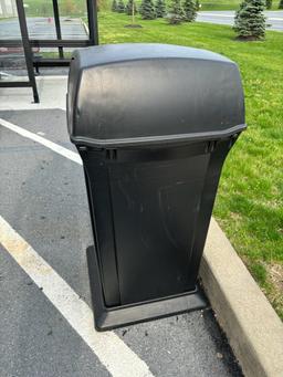 Outdoor Plastic Trash Can