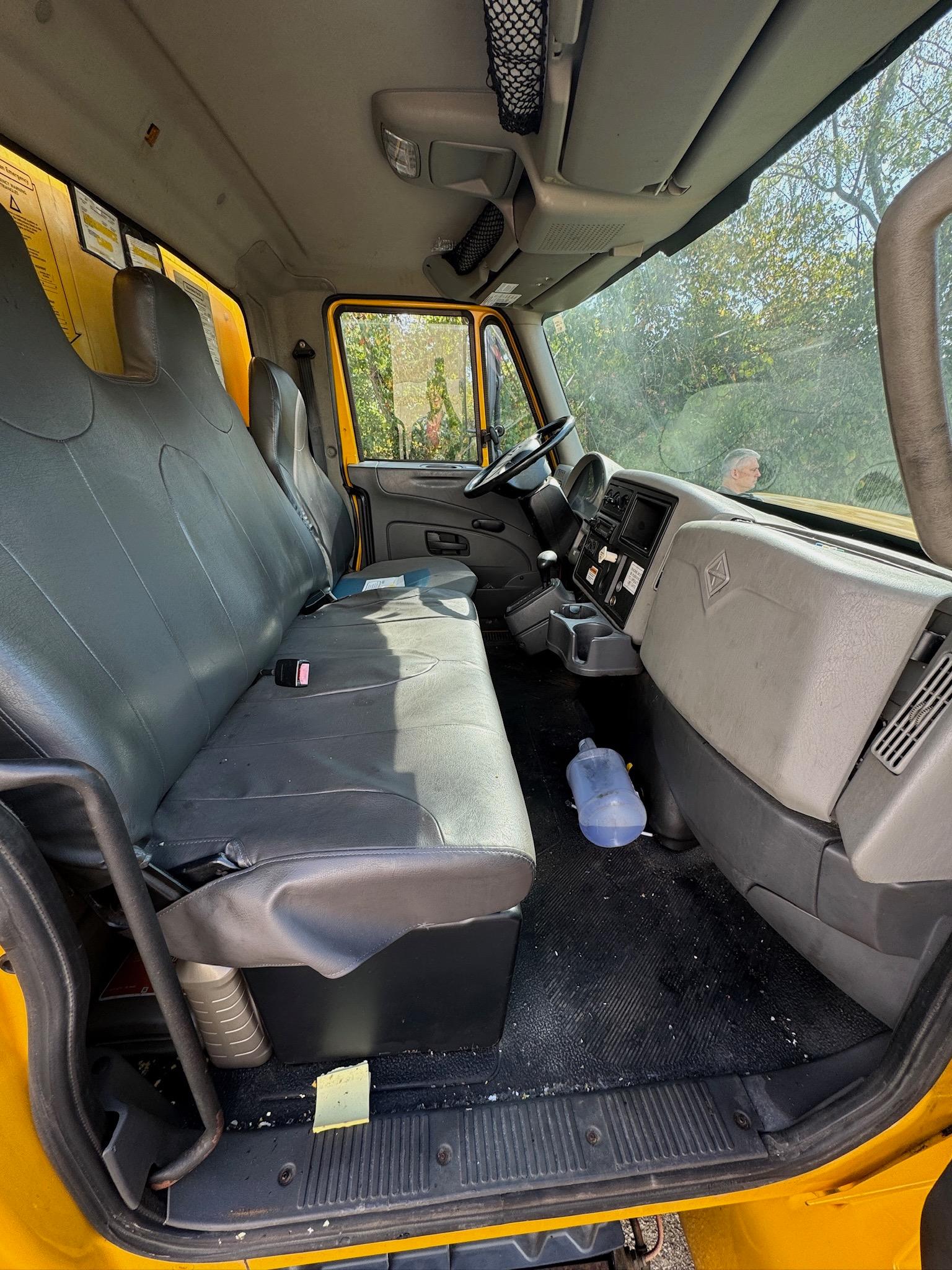 2013 International 4300 SBA 4X2 Box Truck