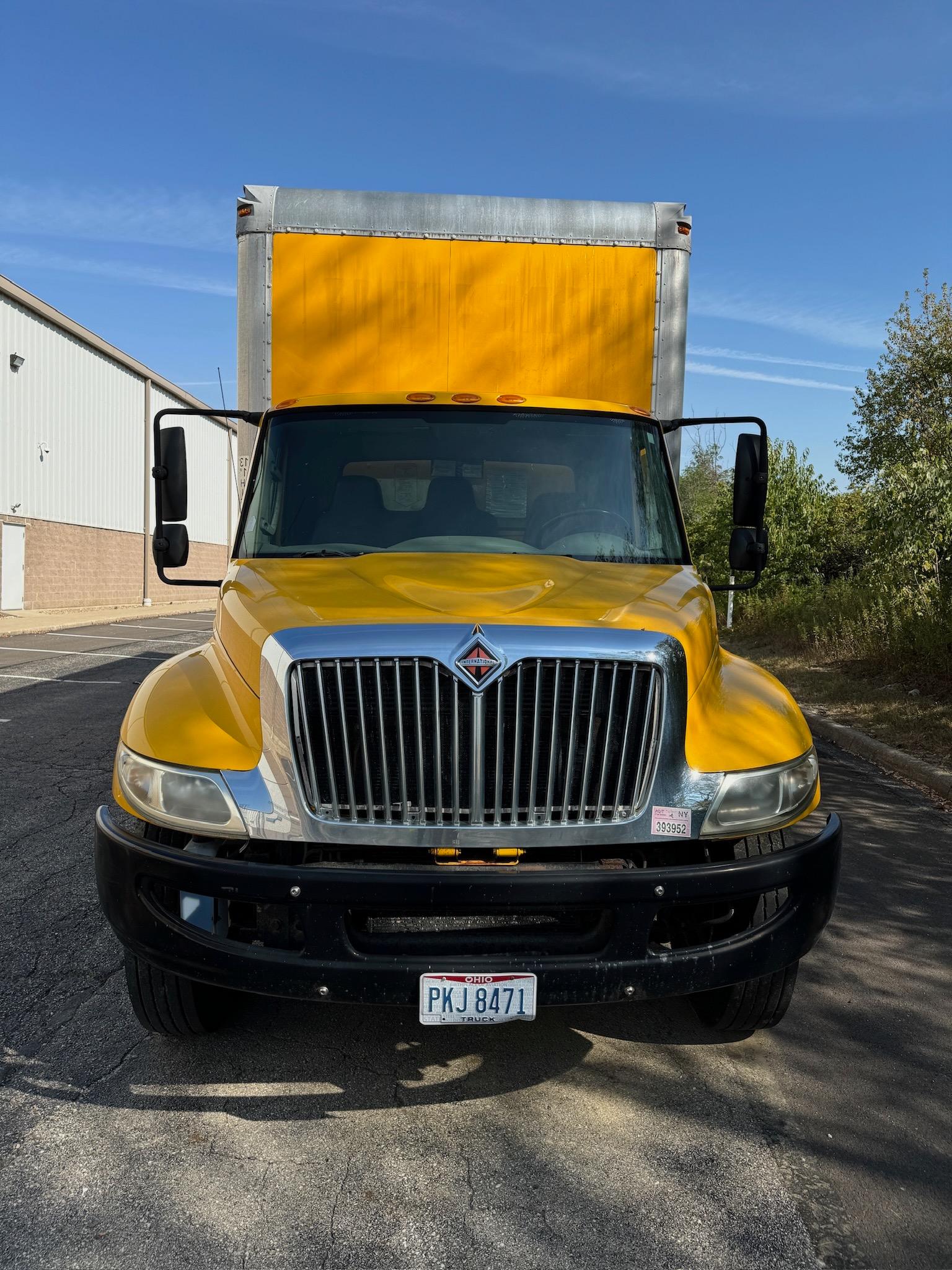 2013 International 4300 SBA 4X2 Box Truck