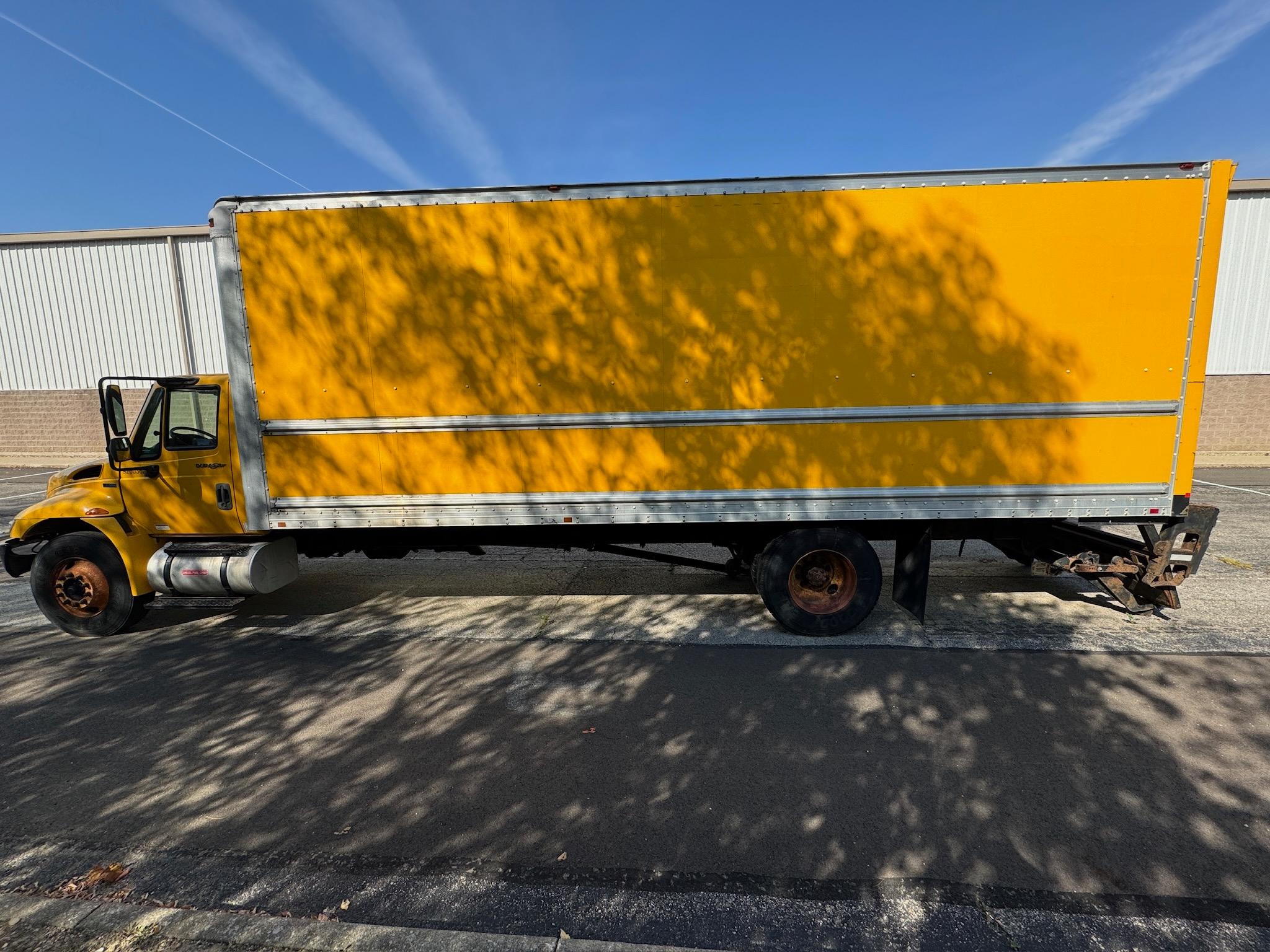 2013 International 4300 SBA 4X2 Box Truck