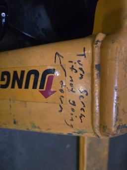 23-18-02 - Manual Pallet Jack