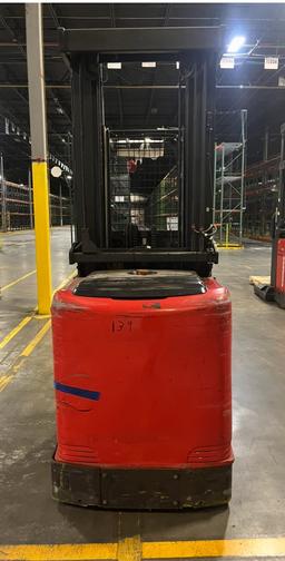 2005 Raymond Order Picker