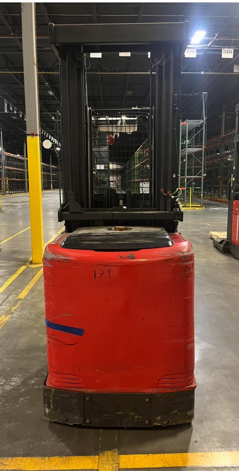 2005 Raymond Order Picker