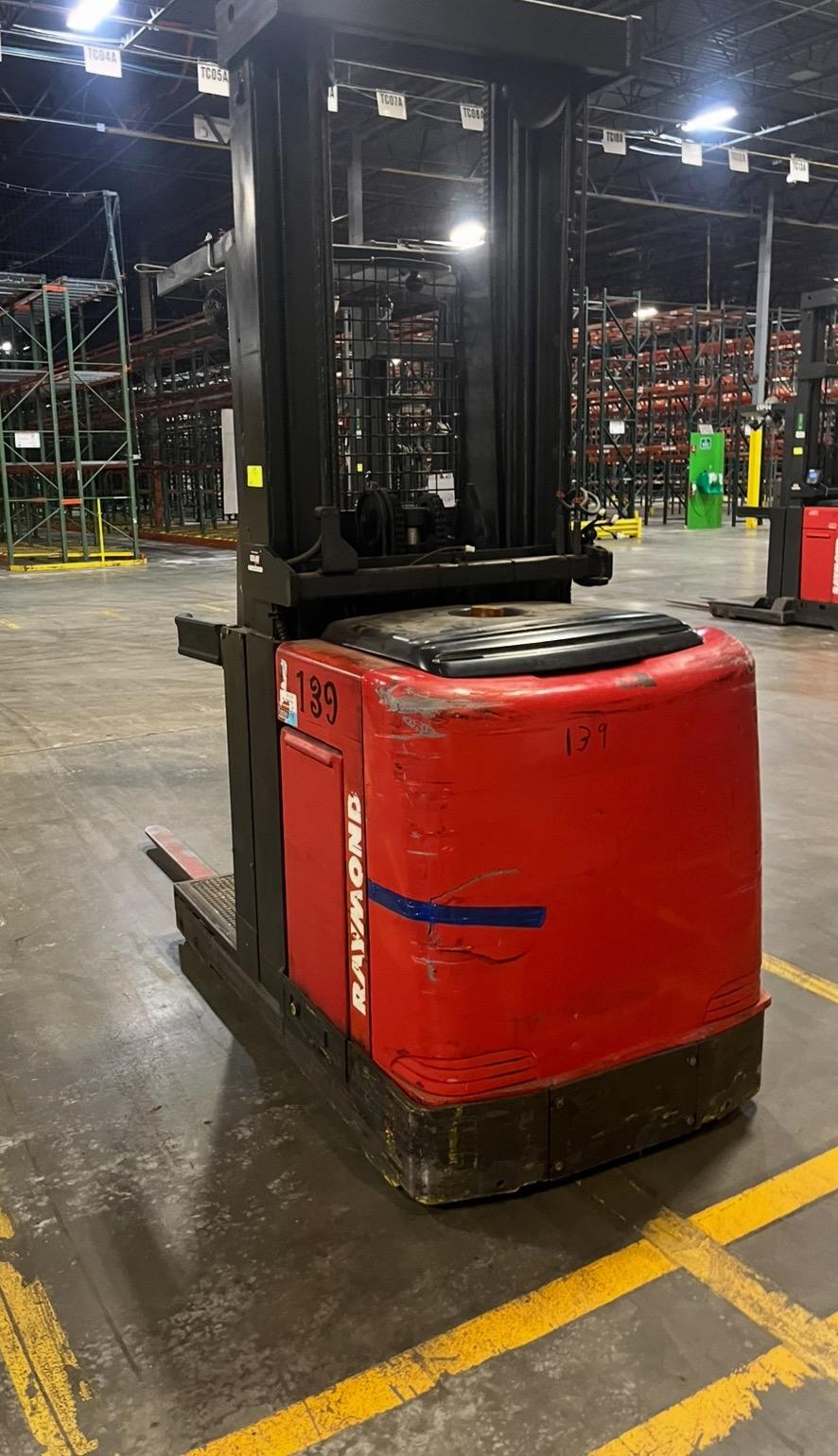2005 Raymond Order Picker