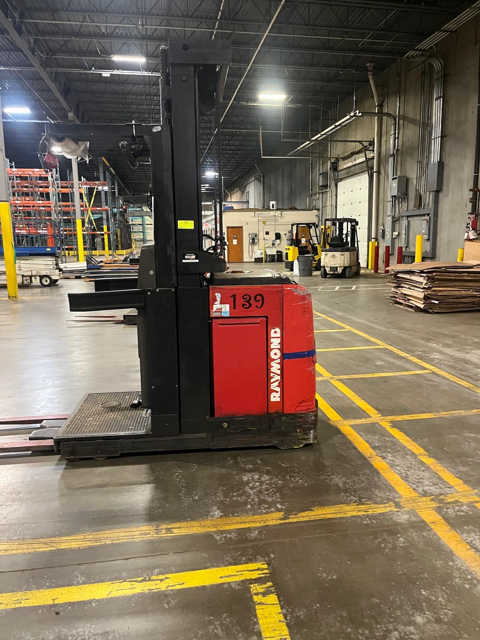 2005 Raymond Order Picker