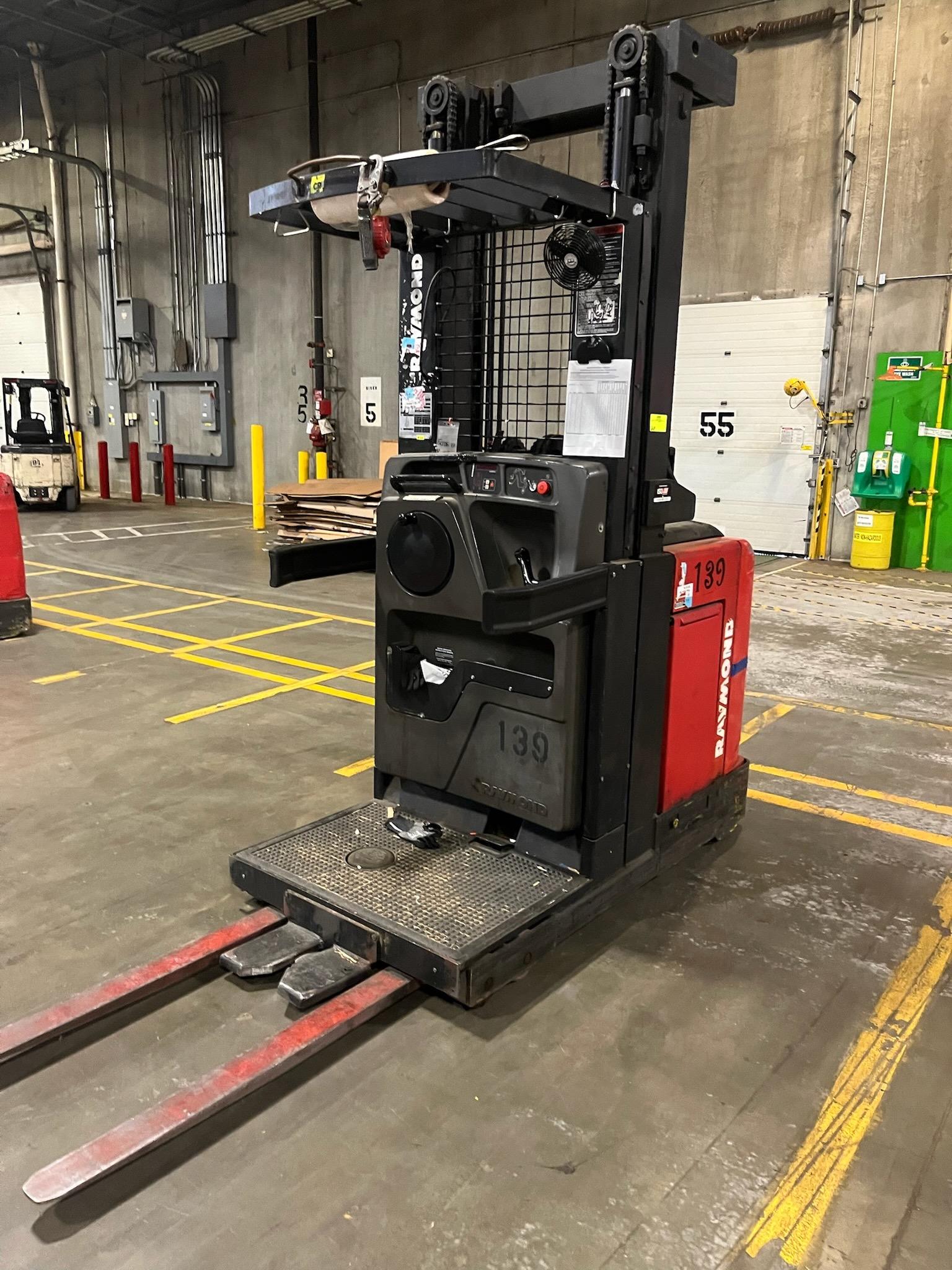 2005 Raymond Order Picker