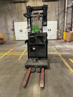 2005 Raymond Order Picker