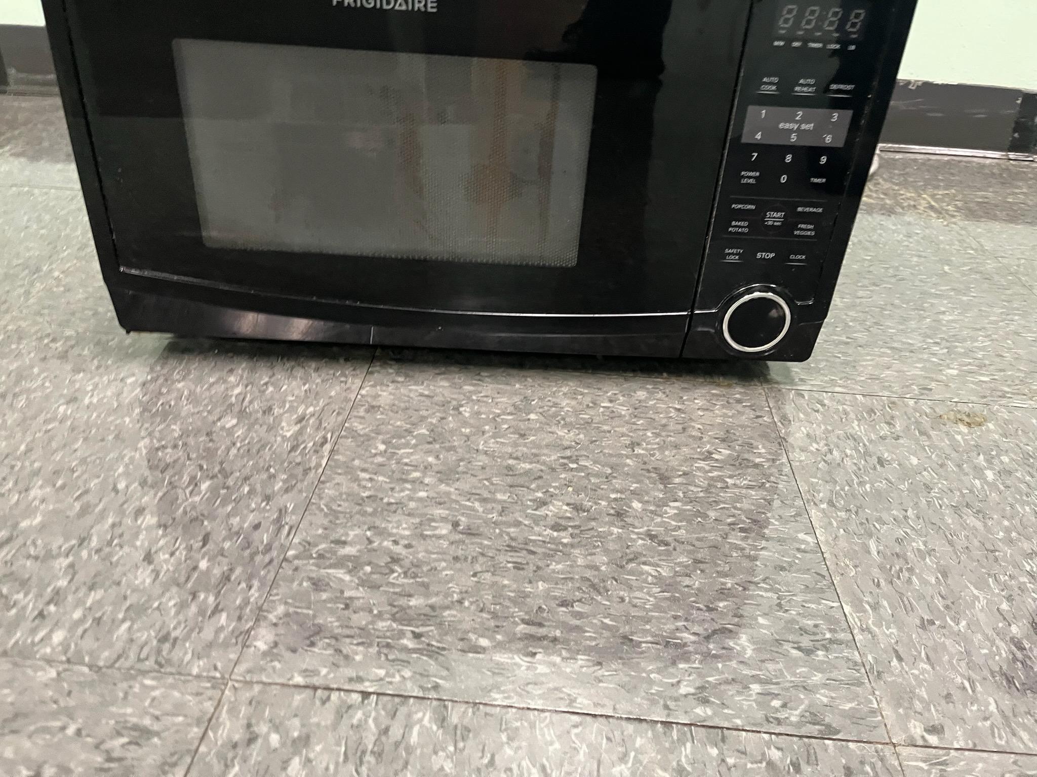 FRIGIDAIRE Microwave FFCM1134LB