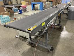 Industrial Conveyor Belt, 17ft long. 18" widebelt with Penta-Dr ive DC Motor Speed Control and Ba...