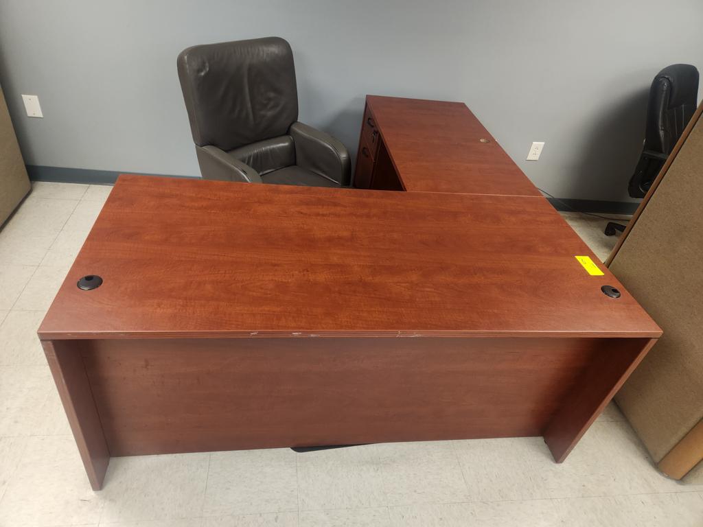 L shape desk with chair