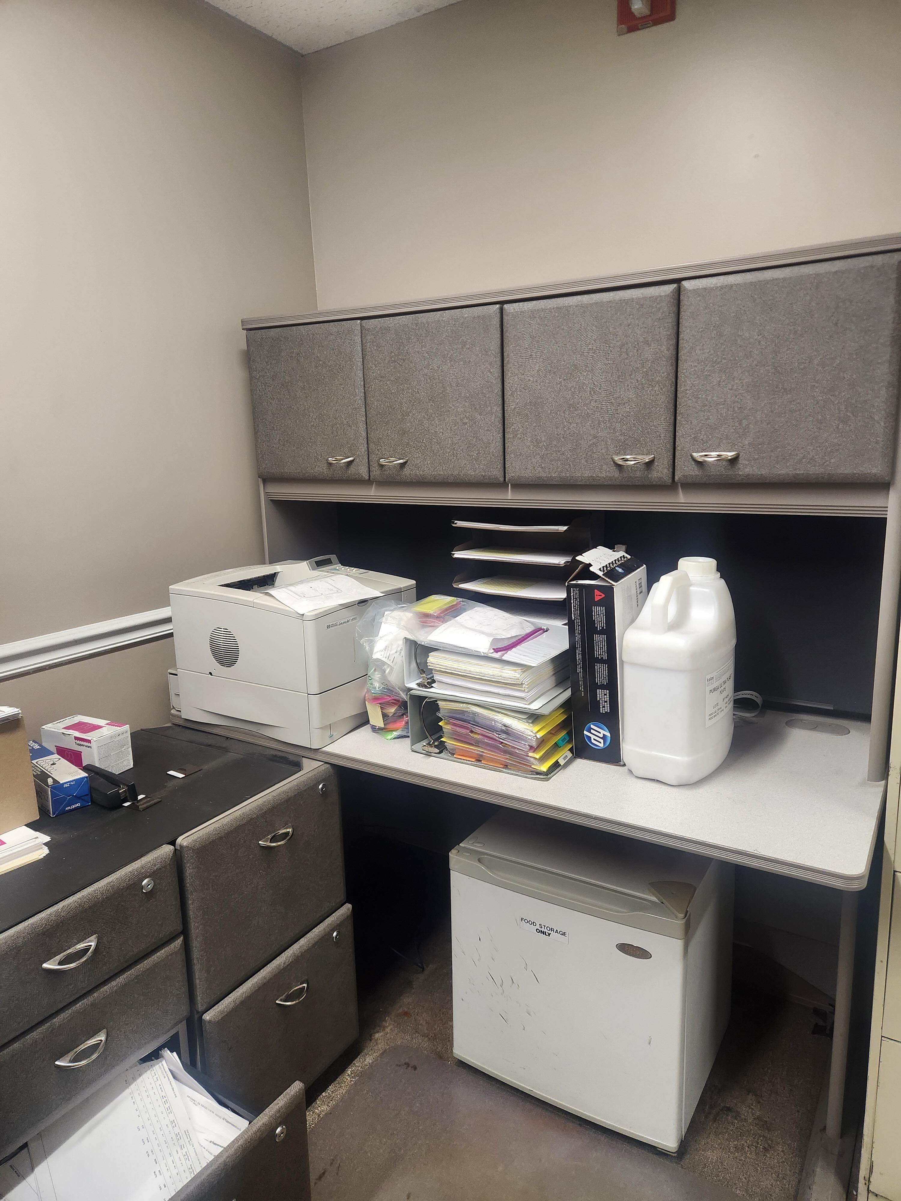 8 pc office set with mini fridge