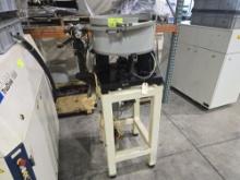 Feeder bowl on stand with Detector units