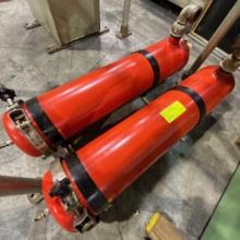 Lot of 2 pressure tanks
