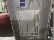 Advance Advenger Floor Scrubber 2810D