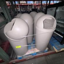 Tall trash cane with lids