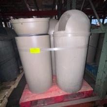 Tall trash cane with lids