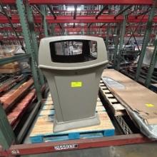 Large trash can with lid