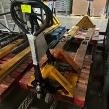 Pallet jacks - Jungheinrich and Doosan